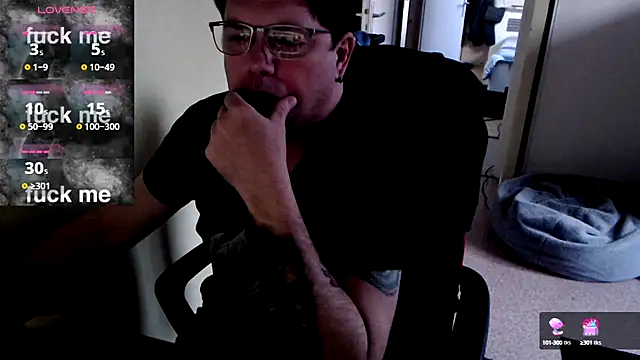 blueandwhite1 online show from March 3, 2025, 5:20 pm