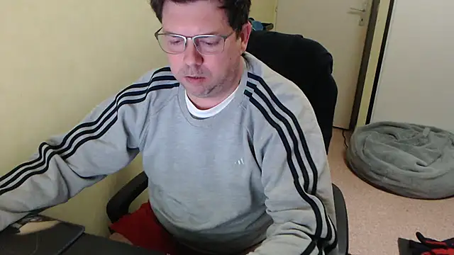 blueandwhite1 online show from March 1, 2025, 8:21 pm