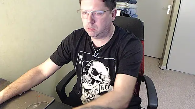 blueandwhite1 online show from February 3, 2025, 5:24 pm