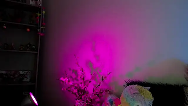  chloe moons  online show from September 18, 2025, 7:50 pm