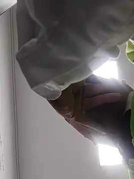 danigarci2307 online show from November 6, 2025, 10:14 pm