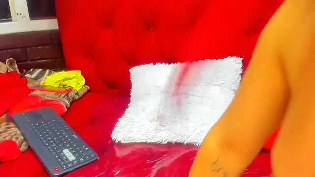 Snapshot of teilor_dreamse chatting on November 28, 2025, 9:53 am teilor dreamse online show from November 28, 2025, 9:53 am