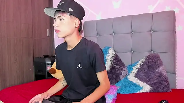 Snapshot of Playboy_Andersex chatting on September 12, 2025, 4:07 pm Playboy Andersex online show from September 12, 2025, 4:07 pm