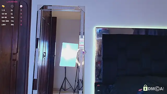 Snapshot of madisonwalkeeer chatting on April 8, 2026, 8:32 pm madisonwalkeeer online show from April 8, 2026, 8:32 pm