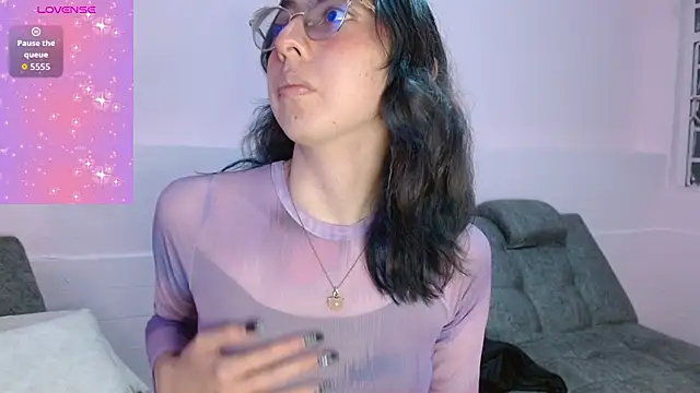 Snapshot of AnnieSparkle chatting on October 31, 2025, 2:08 am AnnieSparkle online show from October 31, 2025, 2:08 am