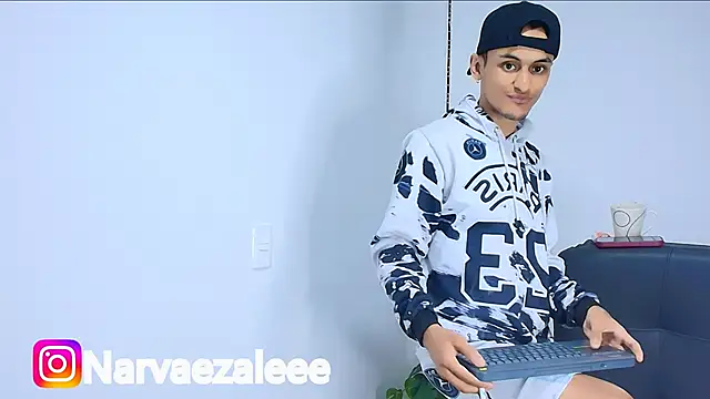 AlejandroLoouis online show from October 31, 2025, 1:57 am