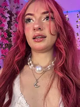 LucyGray online show from April 8, 2026, 9:38 pm