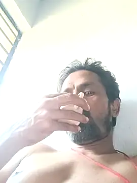 Snapshot of Mr_xxx007@xh chatting on April 2, 2026, 11:28 am Mr xxx007xh online show from April 2, 2026, 11:28 am