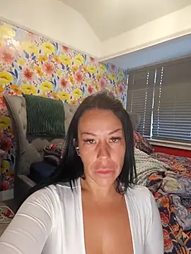 Filthymaddymilfy25 online show from April 12, 2026, 8:17 am