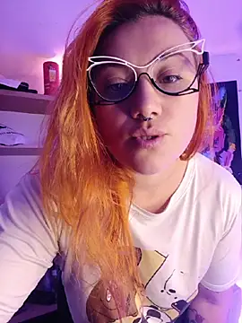 Snapshot of Bathory_Mia666 chatting on June 17, 2026, 9:36 pm Bathory Mia666 online show from June 17, 2026, 9:36 pm