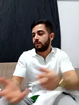 Ozi1910 online show from November 7, 2025, 7:07 pm