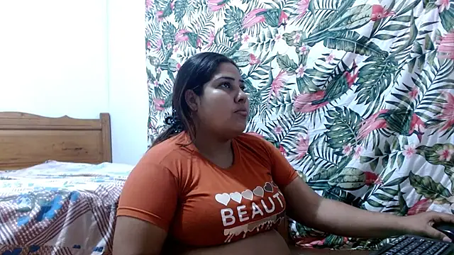 Snapshot of 69smallstar chatting on May 19, 2026, 12:01 pm 69smallstar online show from May 19, 2026, 12:01 pm