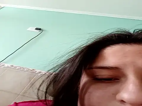 tudiablitalitabellaaa online show from December 14, 2025, 1:28 pm