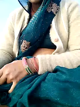 Snapshot of Hot_pooja55 chatting on December 1, 2025, 3:07 am Hot pooja55 online show from December 1, 2025, 3:07 am