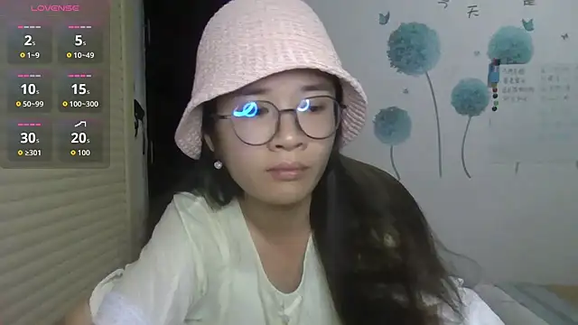 Monice1314 online show from October 18, 2025, 2:08 pm