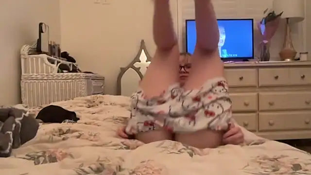 xoxokayy18 online show from October 8, 2025, 5:09 am