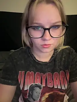 xoxokayy18 online show from September 28, 2025, 11:55 pm