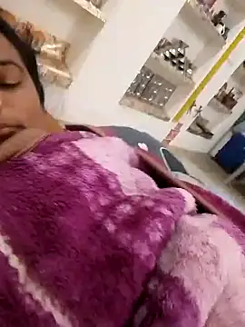 Suhani hot12 online show from November 17, 2025, 1:20 am