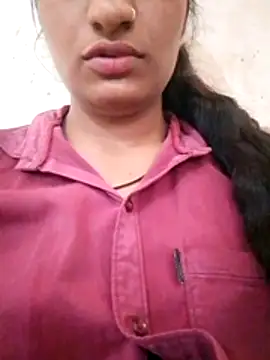 Snapshot of Suhani_hot12 chatting on May 25, 2026, 7:18 am Suhani hot12 online show from May 25, 2026, 7:18 am