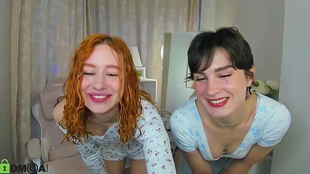 Lisafoxy  online show from September 20, 2025, 12:59 am