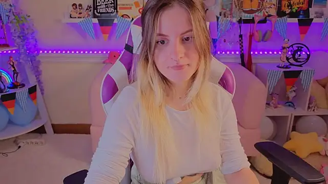 Sonia Meow online show from September 30, 2025, 5:35 am