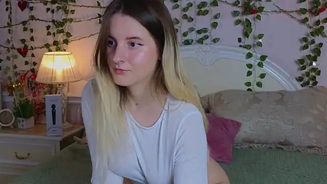 Sonia Meow online show from November 10, 2025, 6:29 am