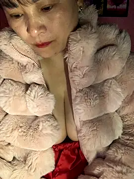 Snapshot of Star-sweet chatting on November 26, 2025, 11:49 pm Star-sweet online show from November 26, 2025, 11:49 pm