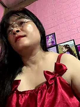 Snapshot of Star-sweet chatting on October 12, 2025, 12:28 pm Star-sweet online show from October 12, 2025, 12:28 pm