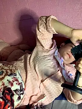 Snapshot of Star-sweet chatting on November 17, 2025, 3:05 pm Star-sweet online show from November 17, 2025, 3:05 pm