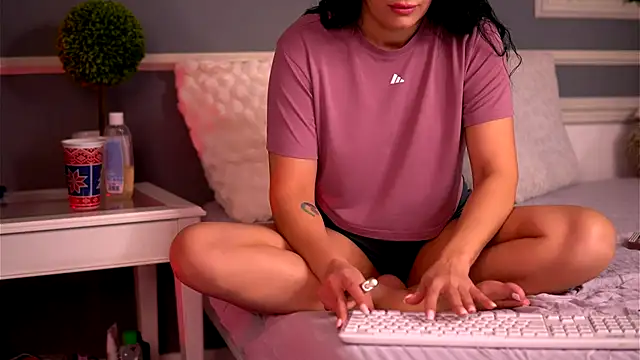 Snapshot of BellaEveX chatting on November 28, 2025, 7:30 am BellaEveX online show from November 28, 2025, 7:30 am