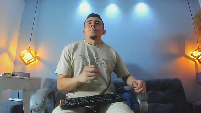 Eross Santy online show from April 4, 2026, 3:29 pm