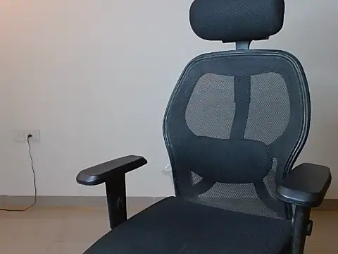 Your candy 47 online show from October 25, 2025, 3:56 pm