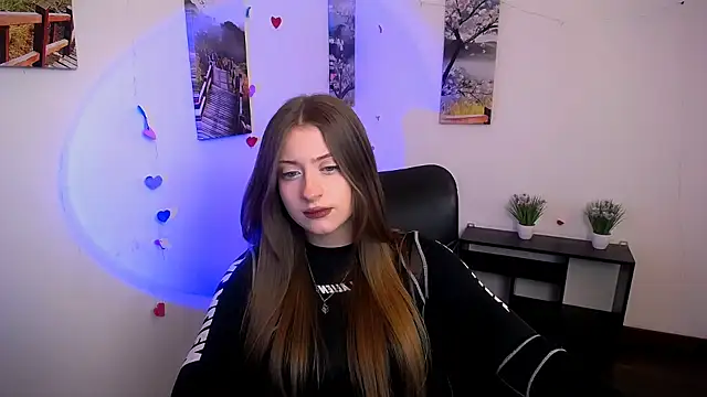 Snapshot of princess_lilit chatting on October 13, 2025, 3:46 pm princess lilit online show from October 13, 2025, 3:46 pm