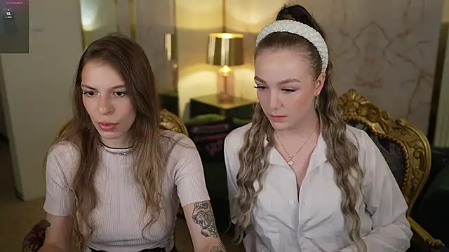 Ella 054 online show from November 13, 2025, 7:40 pm