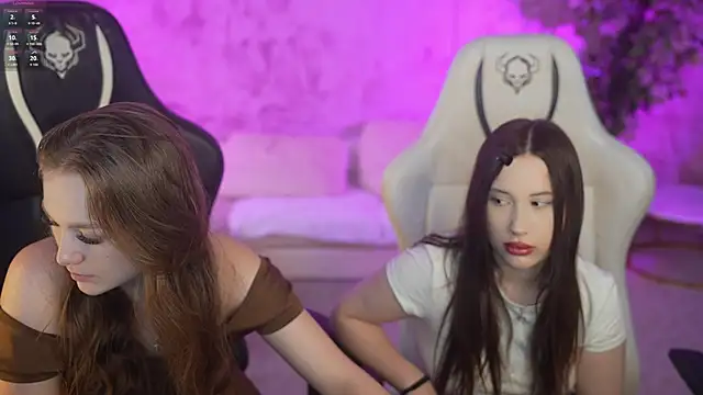 Snapshot of Ella_054 chatting on October 7, 2025, 2:40 pm Ella 054 online show from October 7, 2025, 2:40 pm