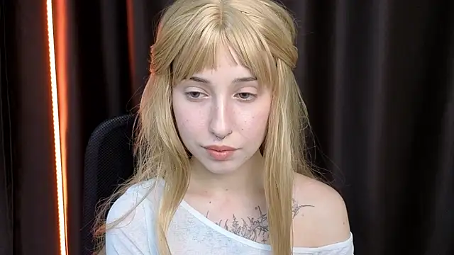 YukiMisa online show from December 16, 2025, 4:55 pm