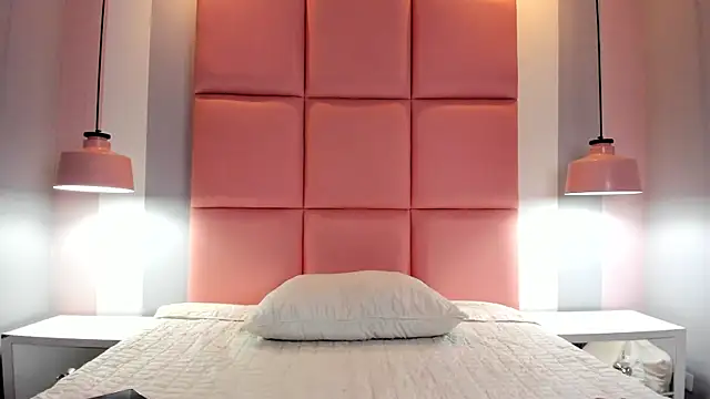 CarolinaFerrer online show from October 7, 2025, 3:13 pm