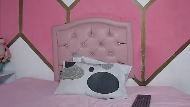 Mia Wilsom online show from October 30, 2025, 12:47 pm