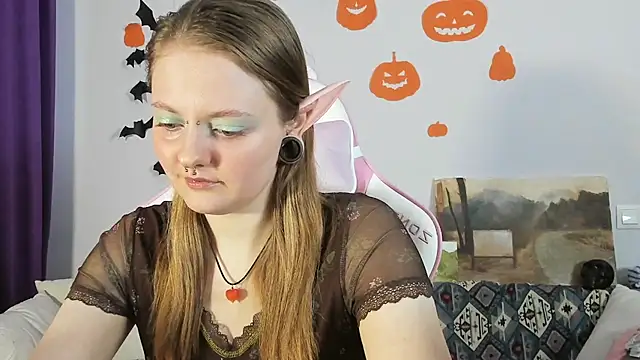 WonderConnie1 online show from October 31, 2025, 10:12 am