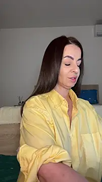 Snapshot of Roxanne_Skye chatting on October 15, 2025, 6:05 pm Roxanne Skye online show from October 15, 2025, 6:05 pm