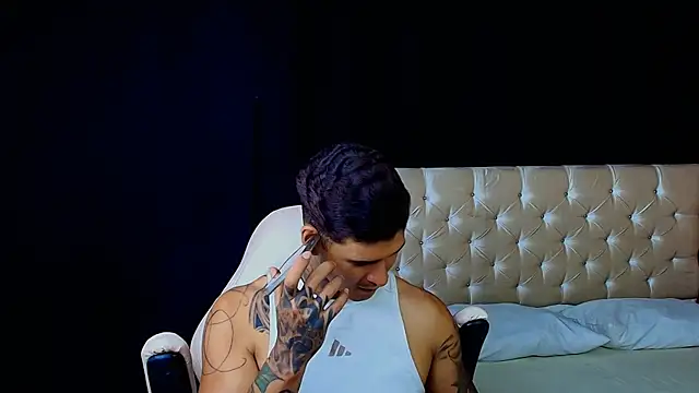 jiro kenji1 online show from January 14, 2026, 2:37 am