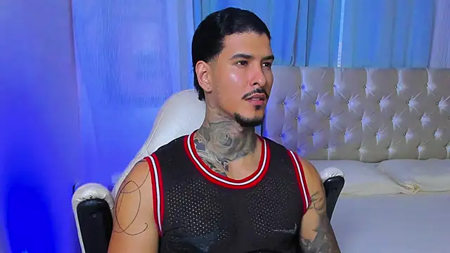 jiro kenji1 online show from September 19, 2025, 9:41 pm