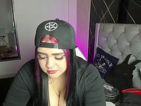 Snapshot of im_bunny__ chatting on January 19, 2026, 12:53 pm im bunny online show from January 19, 2026, 12:53 pm