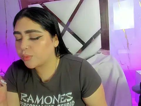 Snapshot of im_bunny__ chatting on February 28, 2026, 12:05 pm im bunny online show from February 28, 2026, 12:05 pm