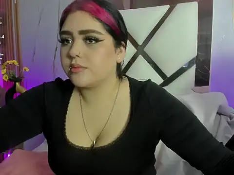 Snapshot of im_bunny__ chatting on February 13, 2026, 11:21 am im bunny online show from February 13, 2026, 11:21 am