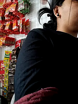 Alessandraa- online show from October 25, 2025, 4:18 pm