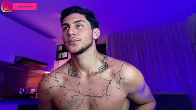 Snapshot of LeoCavalli_ chatting on September 17, 2025, 4:20 pm LeoCavalli  online show from September 17, 2025, 4:20 pm