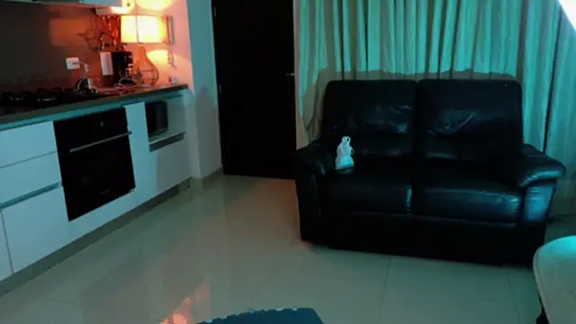 Snapshot of LeoCavalli_ chatting on October 31, 2025, 8:11 am LeoCavalli  online show from October 31, 2025, 8:11 am