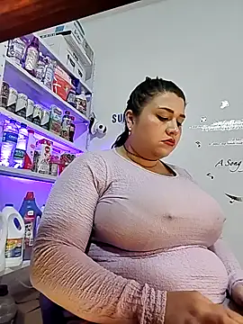 Snapshot of SafiroFer chatting on December 3, 2025, 9:14 pm SafiroFer online show from December 3, 2025, 9:14 pm