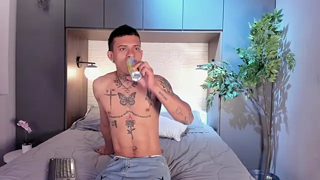 MrJustin  online show from September 11, 2025, 7:47 pm